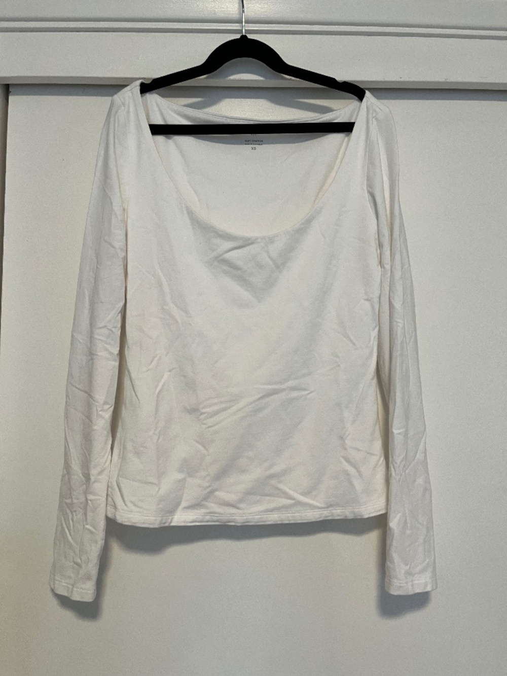 Banana Republic Soft Stretch White Scoop Neck Long Sleeve Top / XS